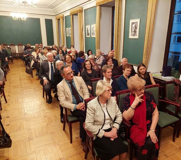 Może być zdjęciem przedstawiającym 4 osoby